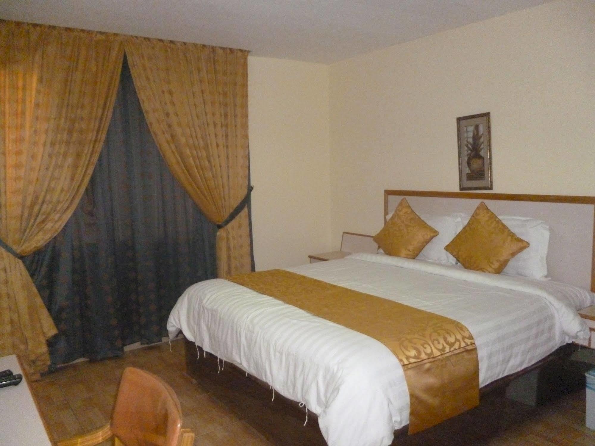 Mansour Plaza Hotel Apartments Dammam Esterno foto