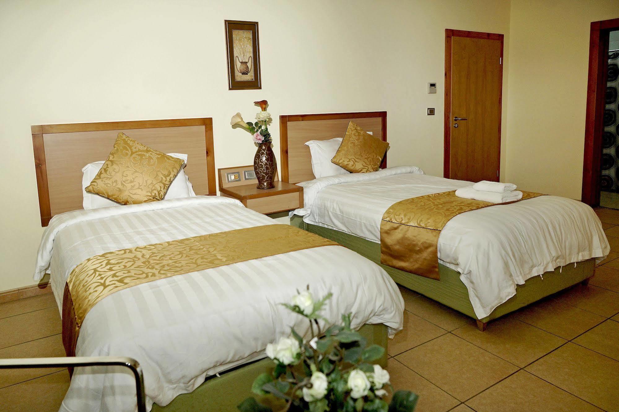 Mansour Plaza Hotel Apartments Dammam Esterno foto